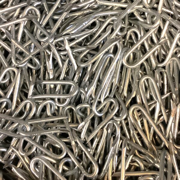 40mm barbed staples