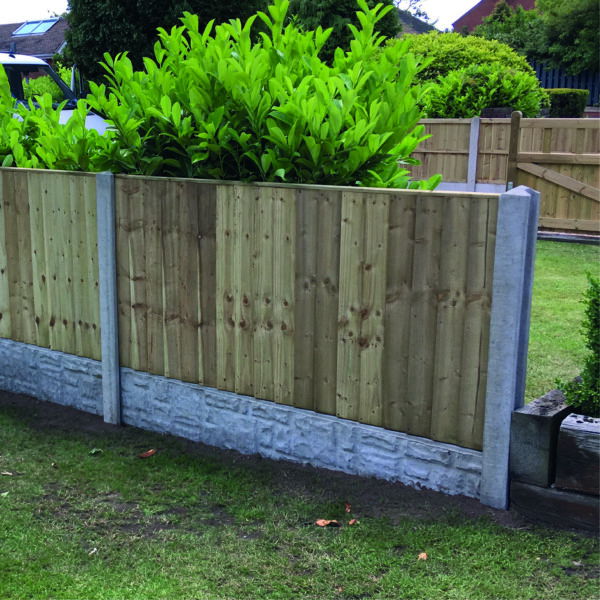 Concrete fence with featheredge