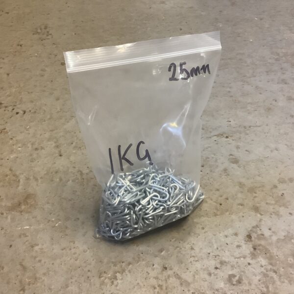 25mm barbed staples bag